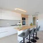 Apartment Penthouse Mimi *