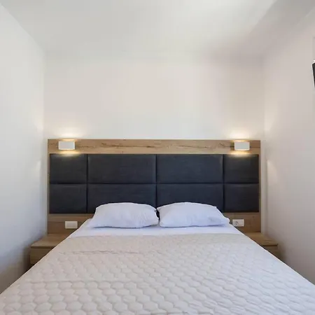 Διαμέρισμα Penthouse Mimi Τρογκίρ