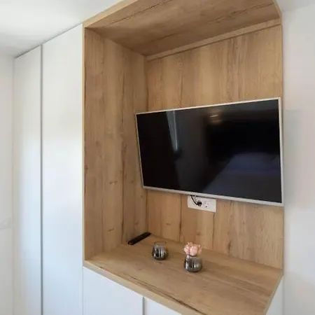 Penthouse Mimi * Τρογκίρ