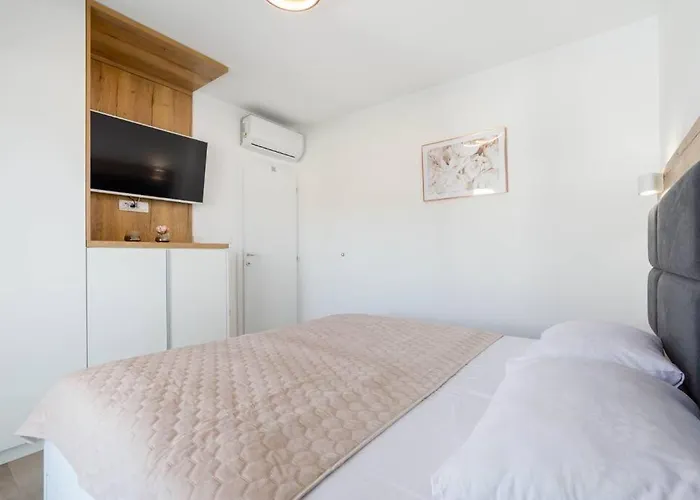 Penthouse Mimi Apartment *